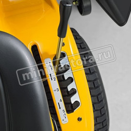 Садовый трактор Cub Cadet LT2 NR92